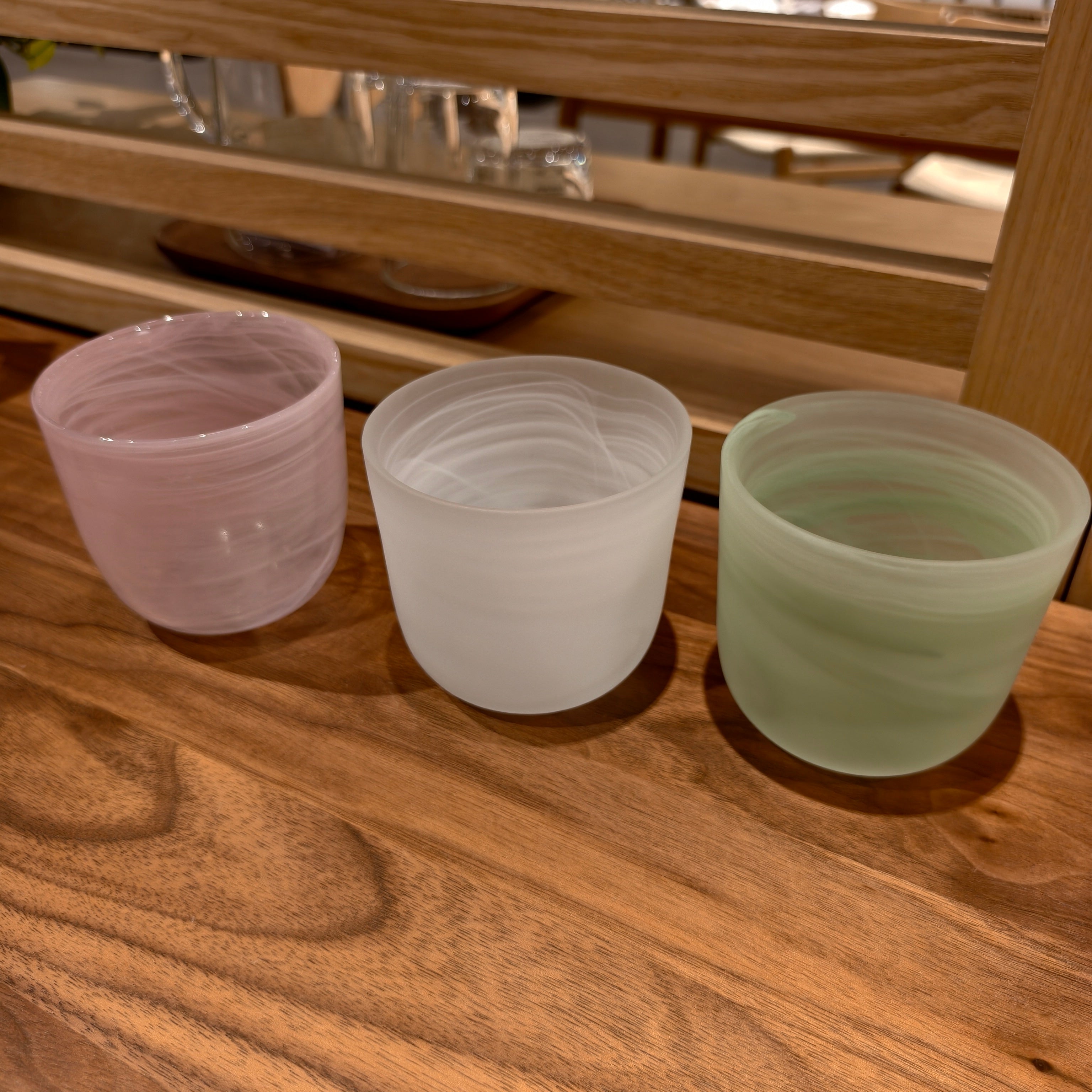 Cloud-effect glass (for wine or beverages)
