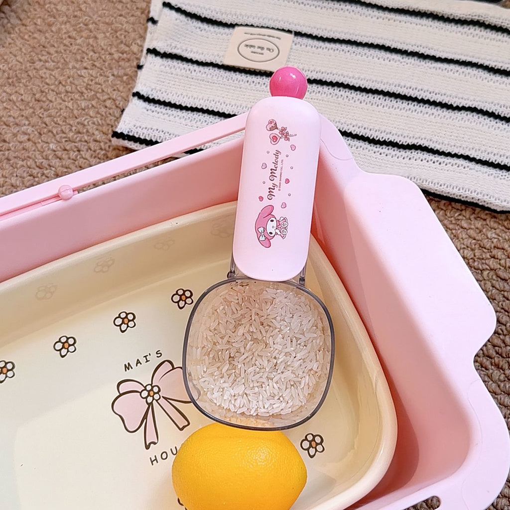 Cute household rice scoop with measurement markings