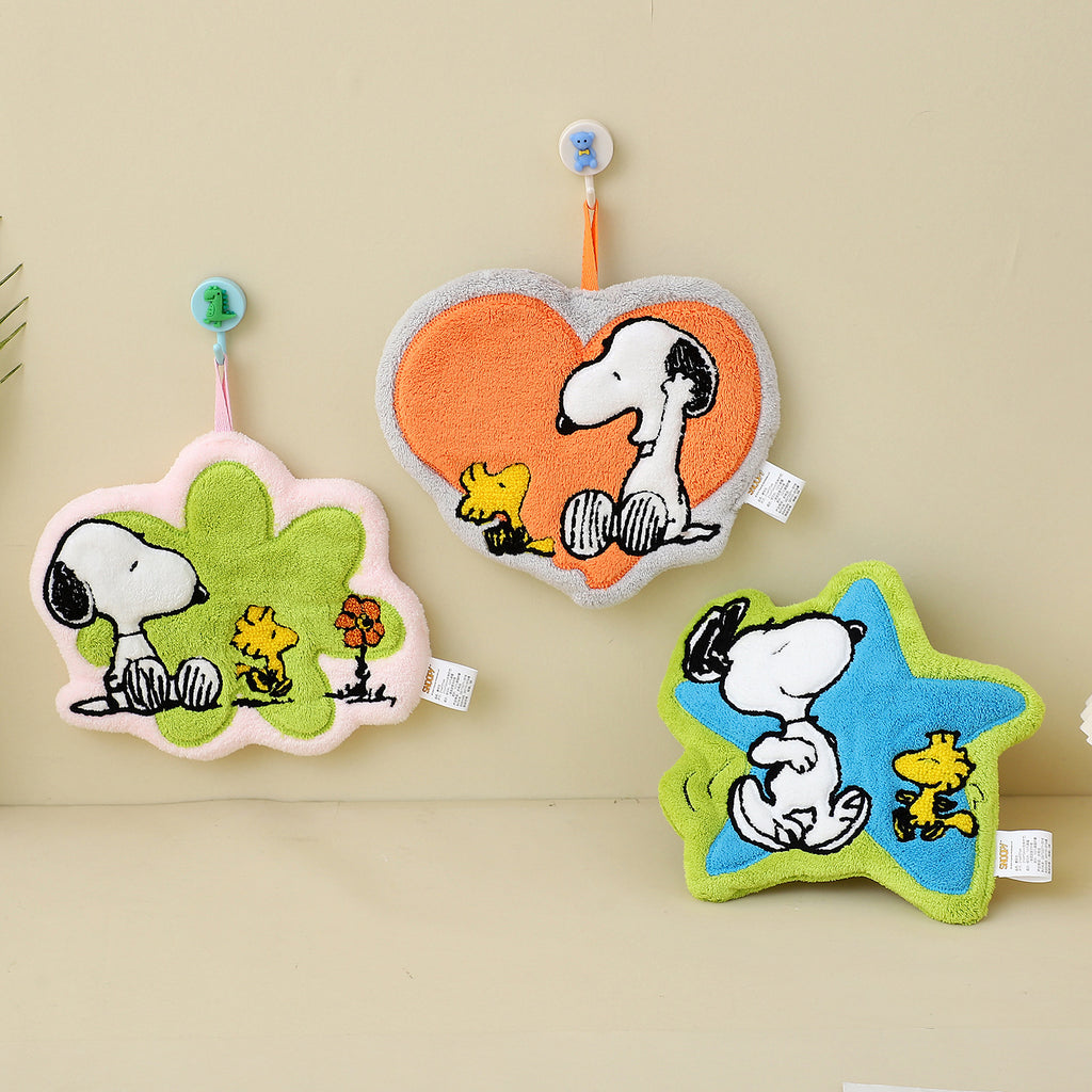 Snoopy Coral Fleece Hand Towel – Absorbent, Shed-Free Bathroom Towel
